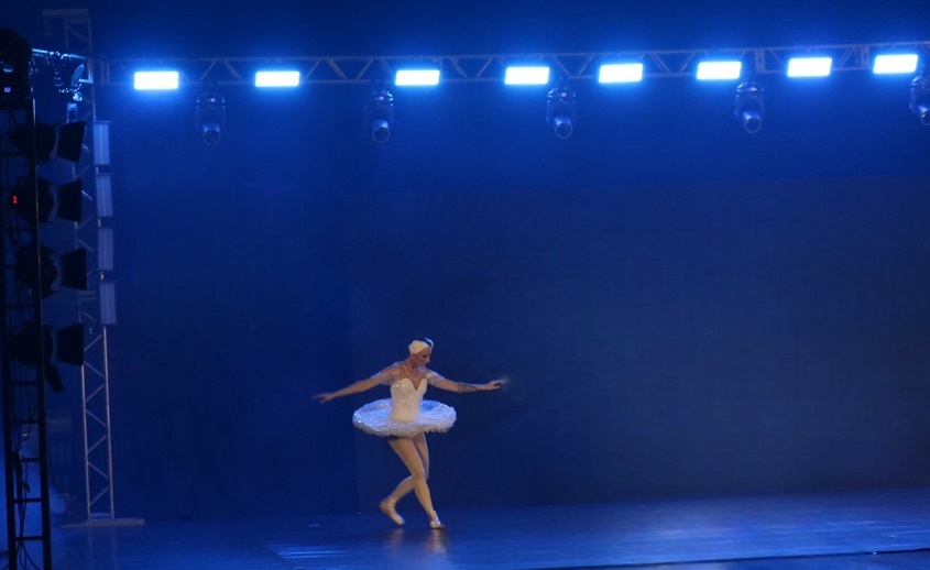 Dança encanta público em noite de encerramento em Pinhalzinho