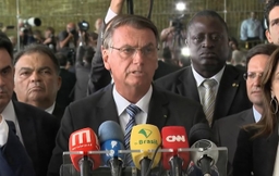 "Indignação com injustiças", Bolsonaro faz pronunciamento de dois minutos