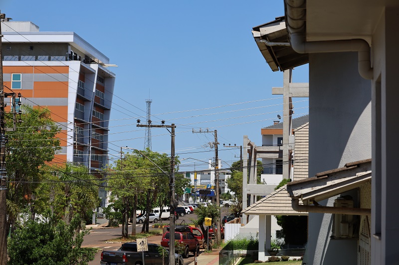 Sexta-feira terá calor e tempo firme em todo o estado; fim de semana será marcado por instabilidade
