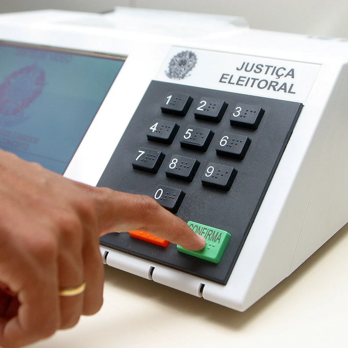 Entenda a função de cada cargo e quantos representantes serão eleitos em SC