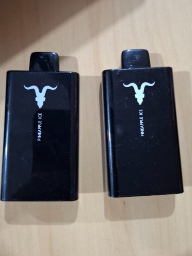 Adolescentes são flagrados com vapes dentro de escola