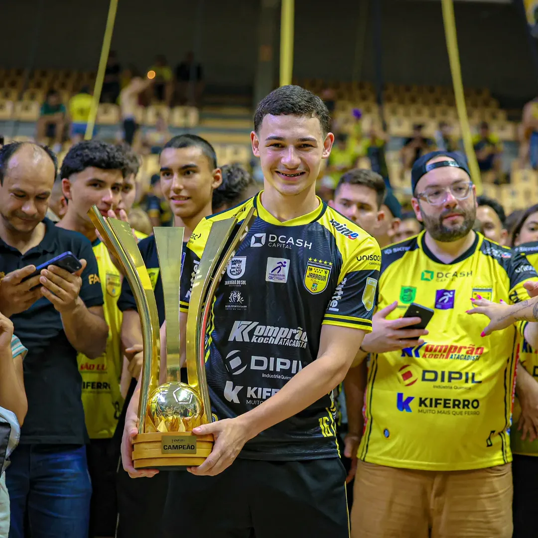 Após passagem vitoriosa pela base, Caetano é integrado ao elenco adulto do Jaraguá Futsal