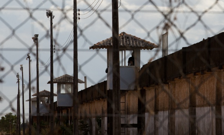 Mais de 1,9 mil presos não retornam após saidinha de Natal no país