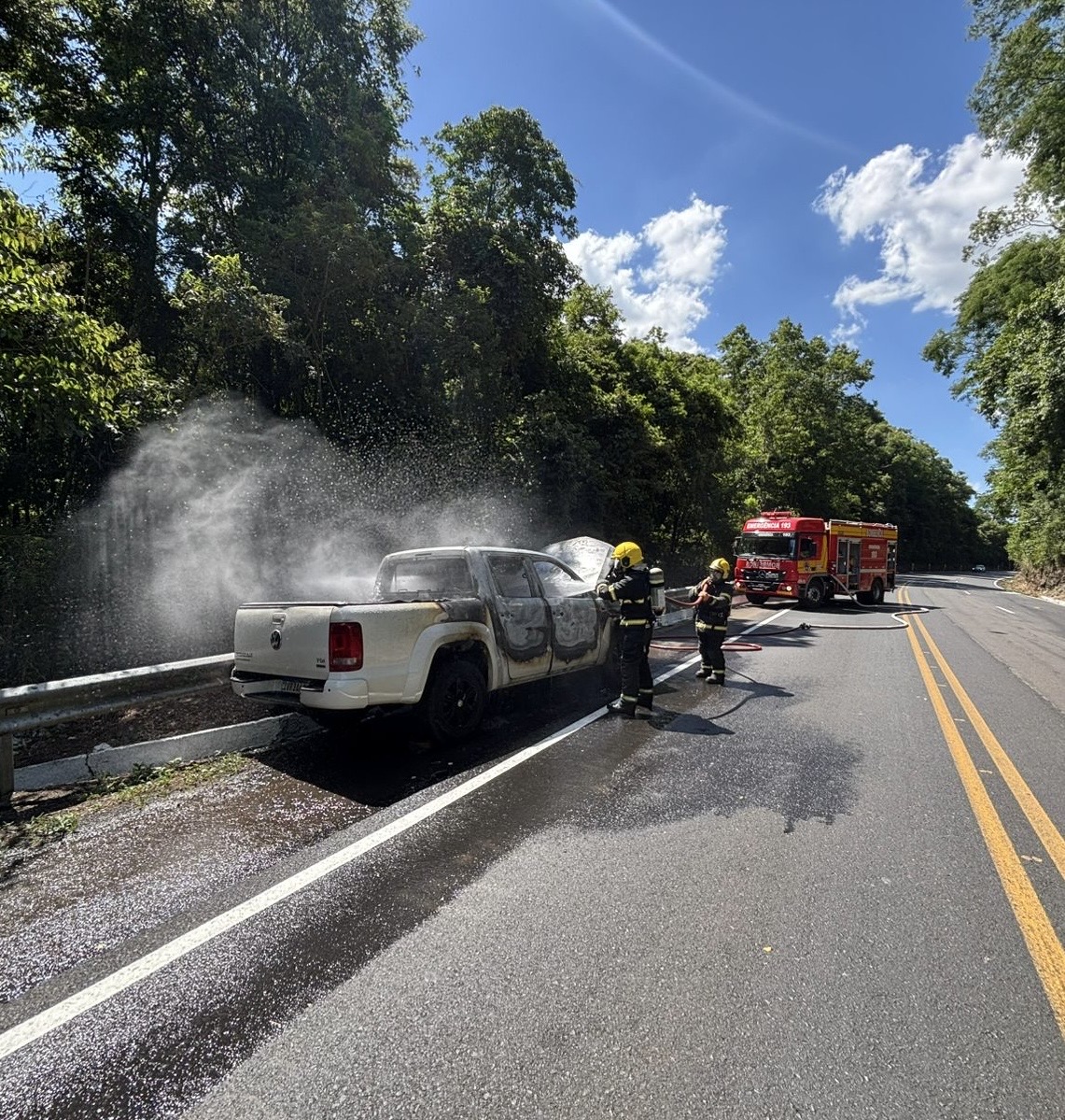 Fogo repentino atinge Amarok em Cunha Porã