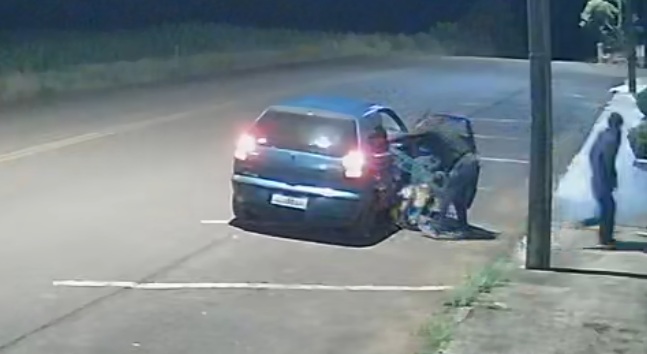 Quadrilha arromba mercado no Oeste