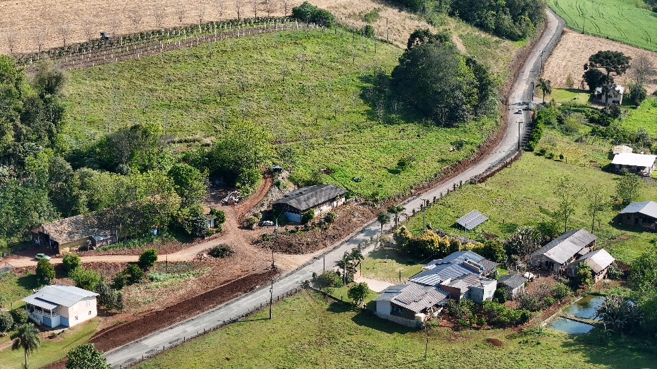 Linha Santa Lúcia terá 2,3 quilômetros de recapeamento asfáltico em Pinhalzinho