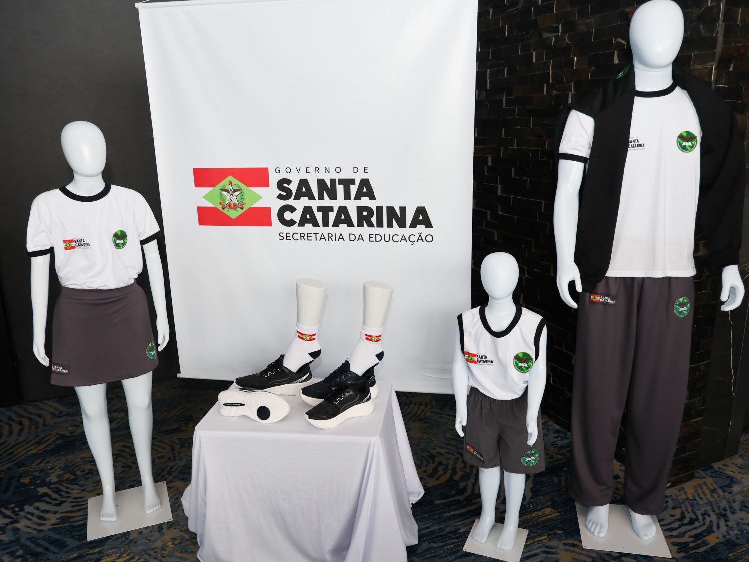 Rede estadual de SC terá distribuição de kits de uniforme para todos os estudantes em 2026