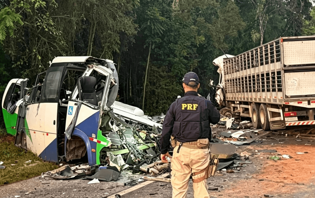 Tragédia no trânsito deixa 23 mortos no Paraná