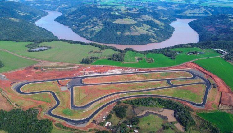 Chapecó receberá abertura dos Playoffs da NASCAR Brasil em traçado oval