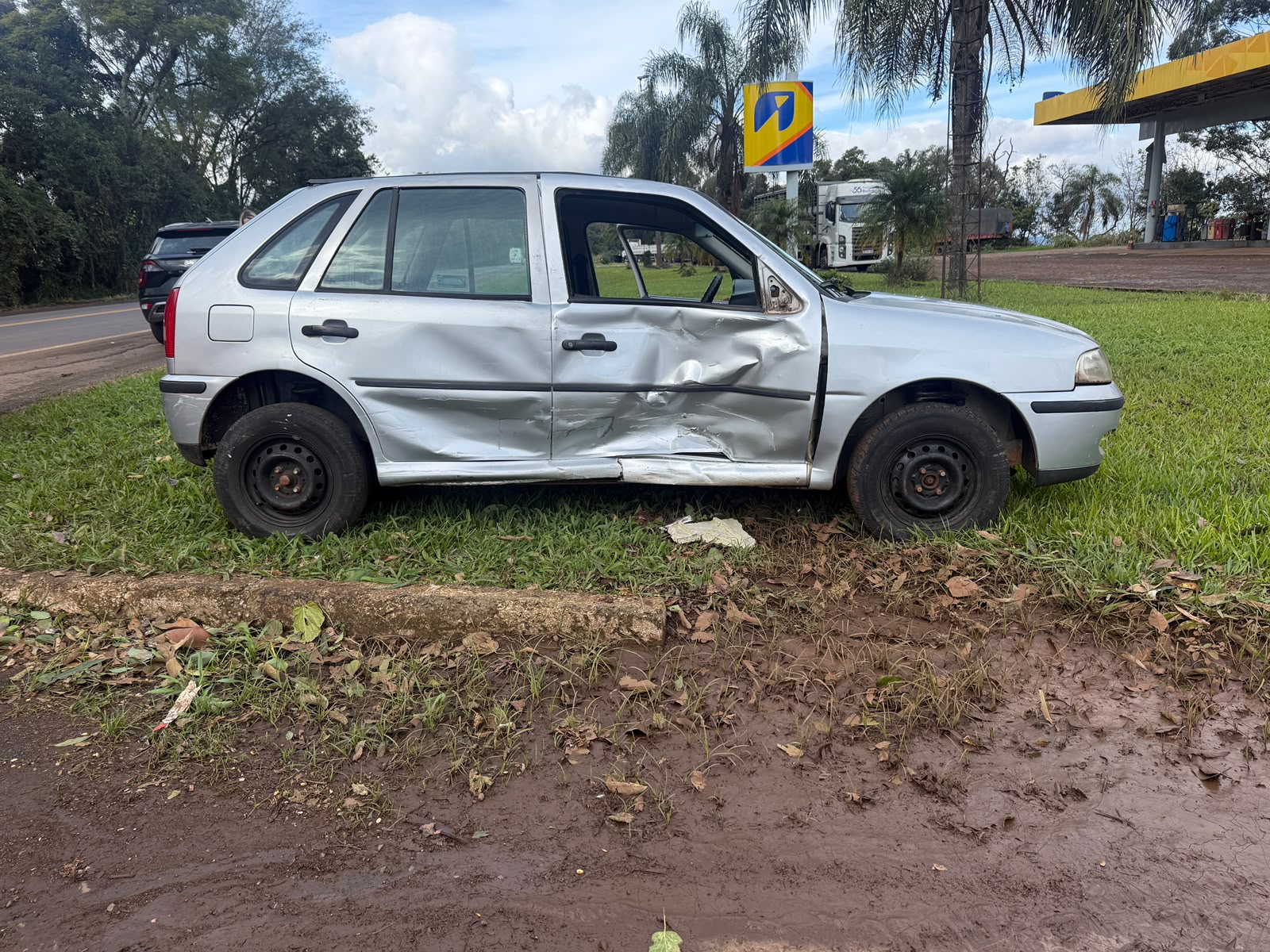 Colisão entre Gol e Creta é registrada na BR-282 em Nova Erechim