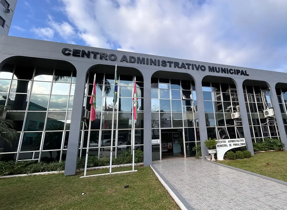 Repartições públicas municipais de Pinhalzinho terão atendimento das 7h às 13h