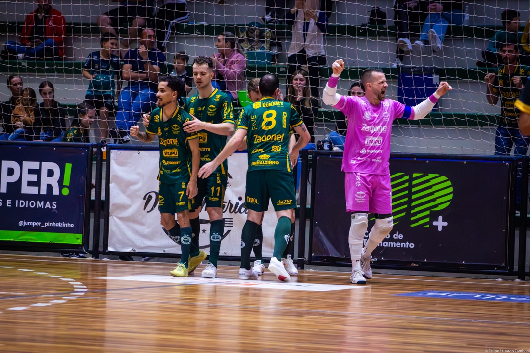 Clima de decisão: Pinhalense Futsal Zagonel faz jogo de ida da final da Copa SC em casa