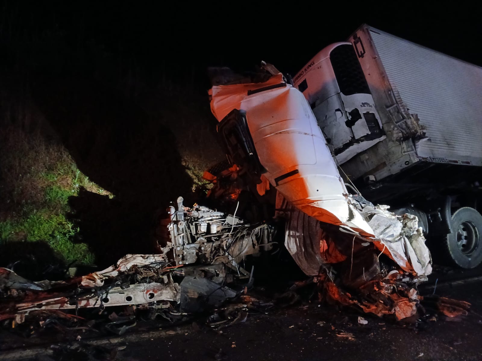 Caminhoneiro de 67 anos morre em acidente na BR-282