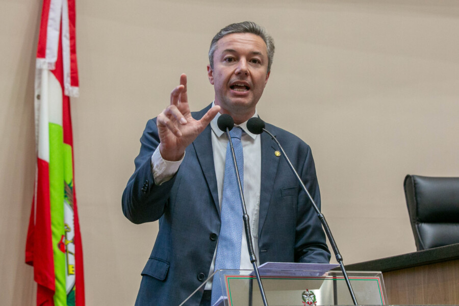 “Pequenos empreendedores também fazem Santa Catarina crescer”, afirma Napoleão Bernardes