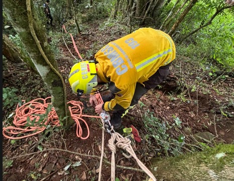 Corpo de homem é resgatado em área de difícil acesso em município do Oeste 