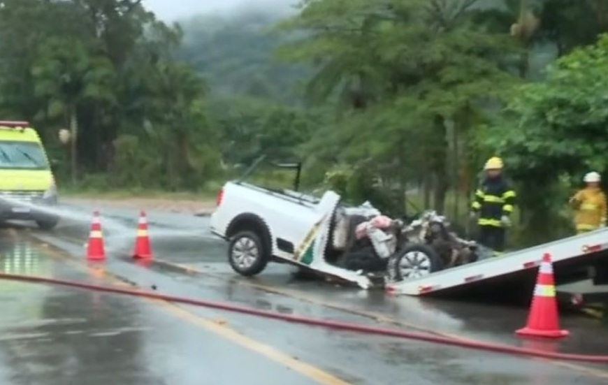 Câmera filma colisão fatal na BR-470
