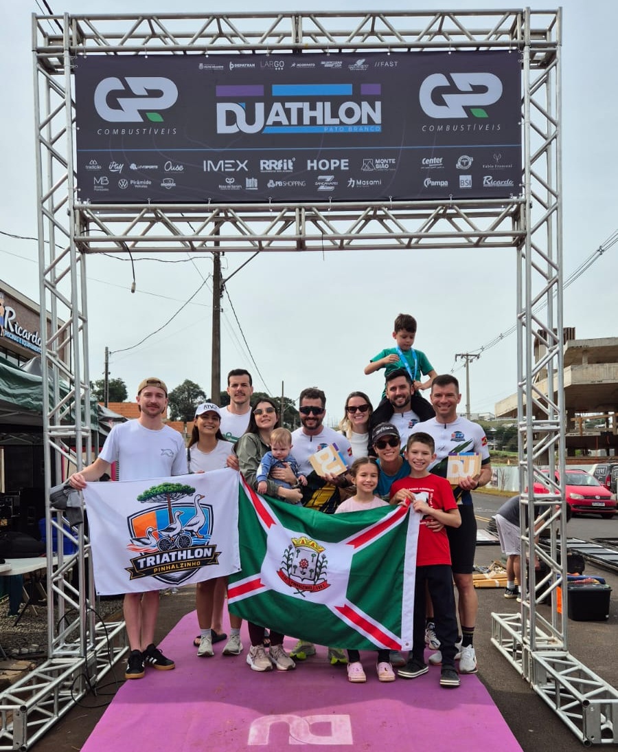 Equipe de Triathlon de Pinhalzinho estreia em competição oficial no Paraná
