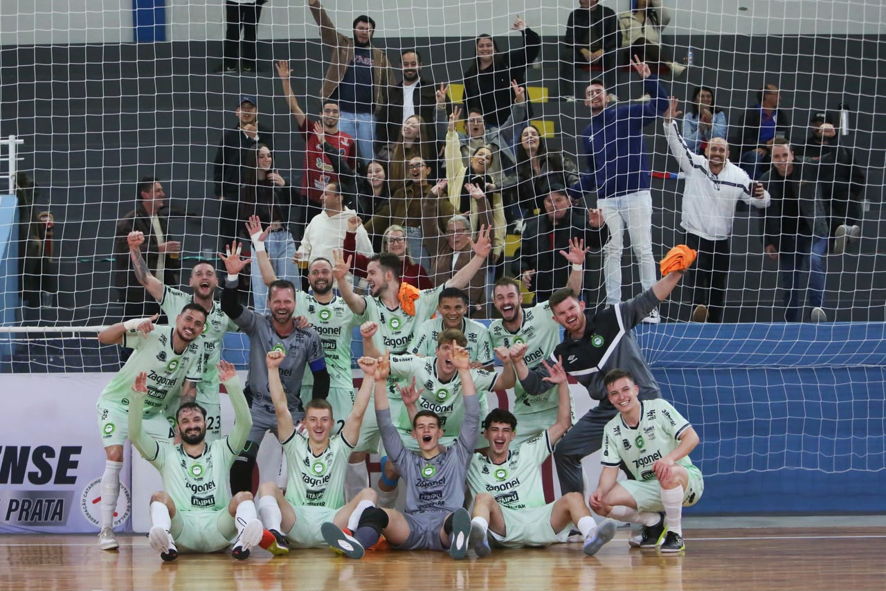 Pinhalense Futsal Zagonel vence fora de casa e dispara na liderança da Série Prata