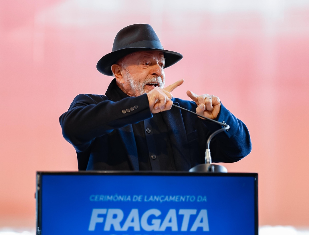 Lula critica ausência de parceria do Governo de SC com a União durante evento em Itajaí