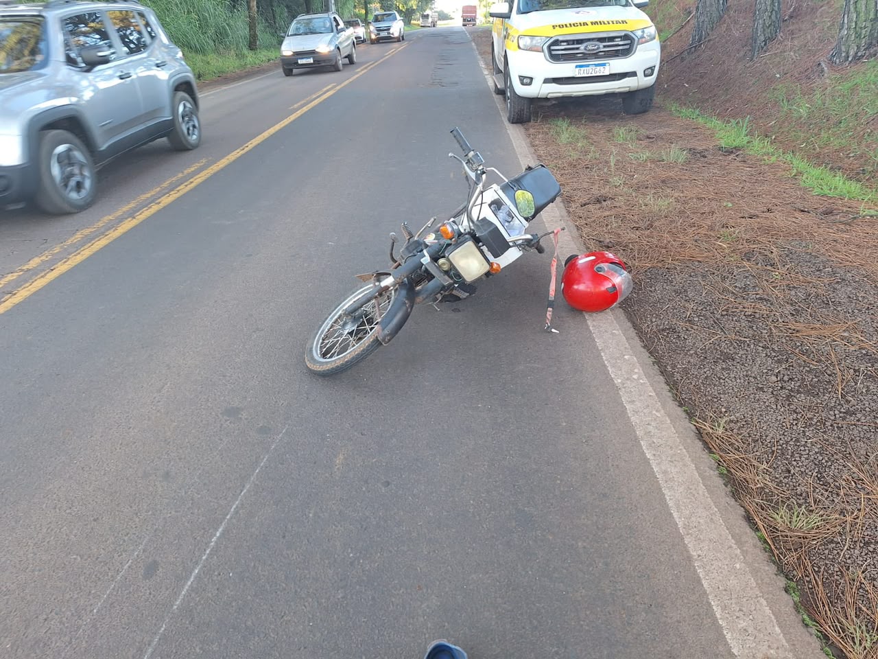 Homem fica em estado grave após colisão entre ciclomotor e carreta na SC-163