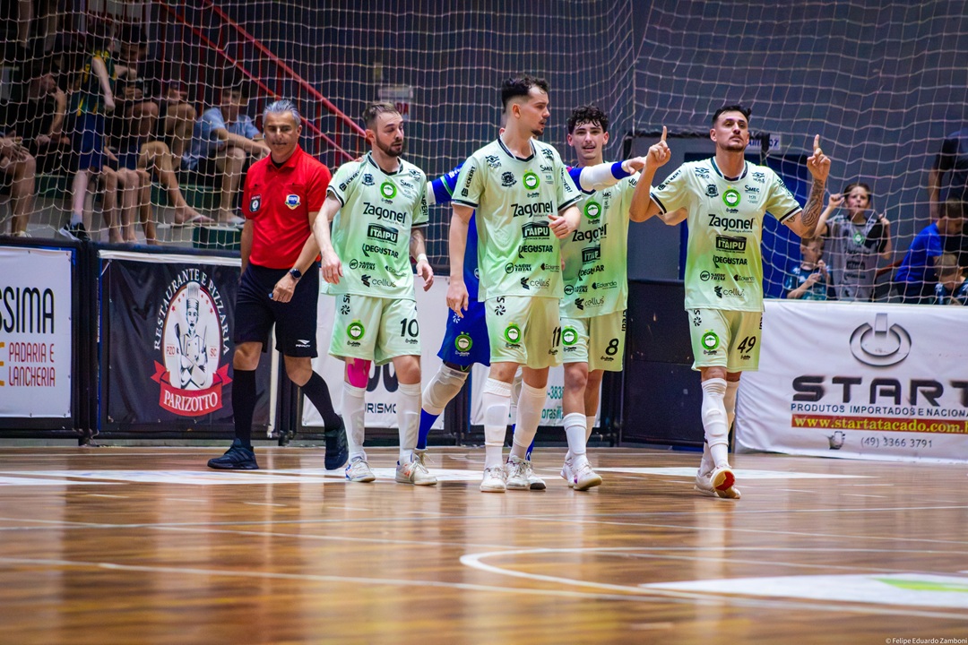De olho na melhor campanha, Pinhalense Futsal Zagonel enfrenta Rio do Sul