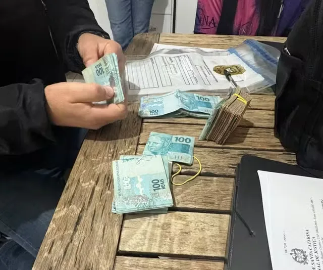 Operação “Passe de Mágica” afasta prefeito e vice de cidade catarinense