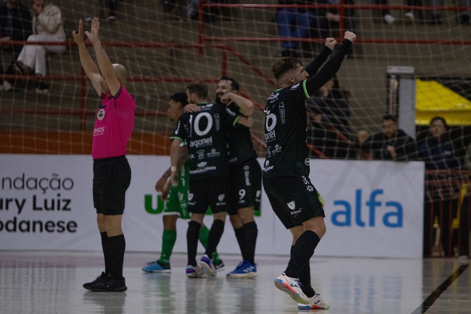Virada no clássico: Pinhalense Futsal Zagonel bate Chapecoense fora de casa pela Copa SC
