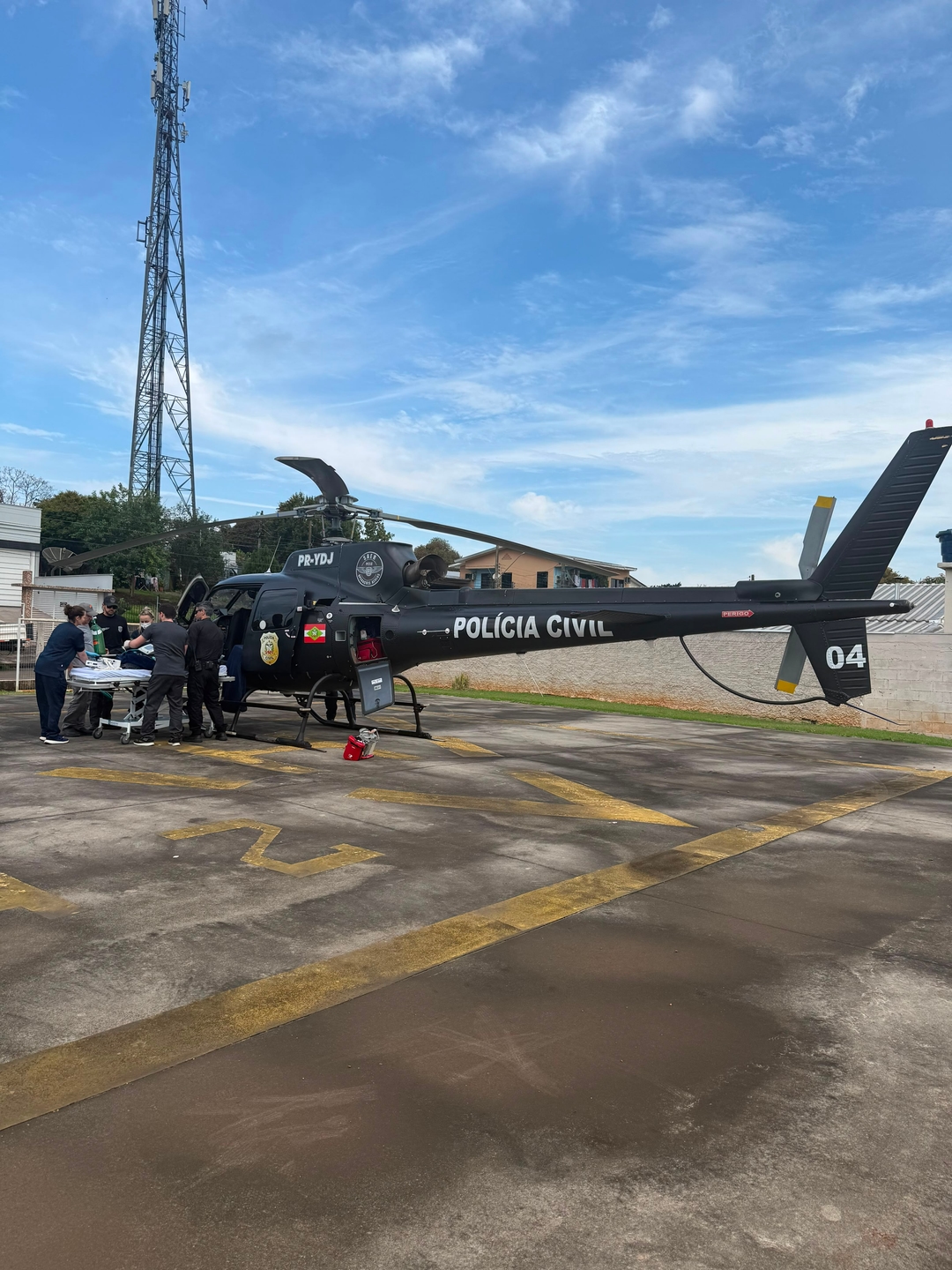 Criança com insuficiência respiratória é transferida em transporte aeromédico