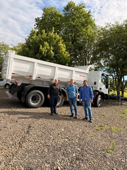 Sul Brasil reforça frota com novo caminhão para Agricultura e DMER