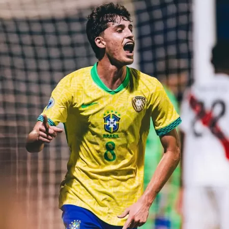 Do Oeste ao cenário internacional: jovem que passou por Pinhalzinho desperta interesse da Europa