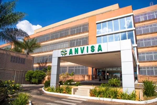 Anvisa aprova primeiro medicamento genérico injetável à base de semaglutida no Brasil