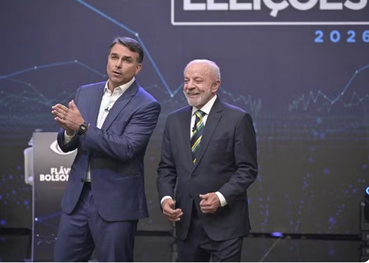 Lula e Flávio Bolsonaro autorizam abertura total de sigilos, informa documento apresentado ao TSE