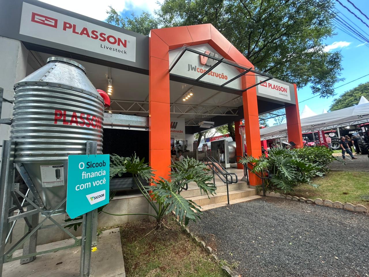 Tradição e inovação: JW reforça protagonismo no Itaipu Rural Show