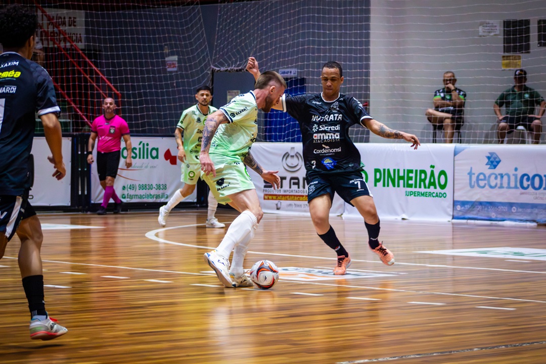 Pinhalense Futsal Zagonel encara Xaxiense fora de casa e mira liderança na Série Prata