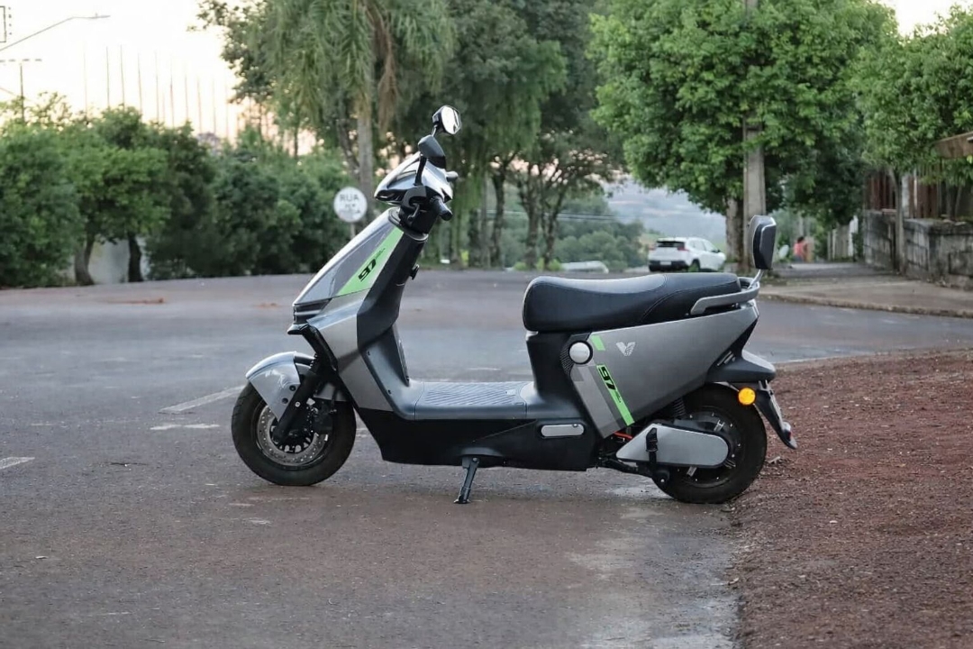 Vereadores criam lei que estabelece 16 anos para dirigir motinhas elétricas