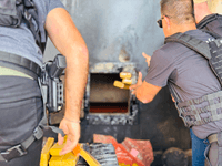 Ruas fechadas e escolta armada: droga apreendida é destruída