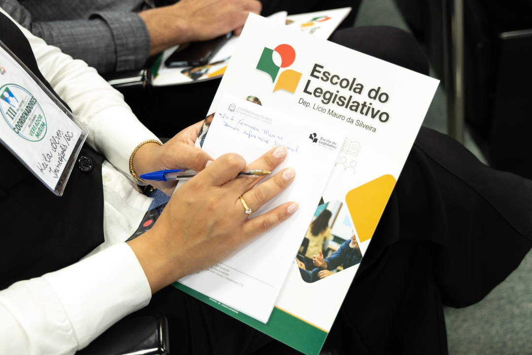 Programa Vereador Mirim está presente em 102 Câmaras de SC