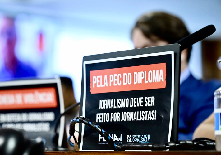 Professores da Unochapecó analisam debate sobre diploma de jornalismo no STF