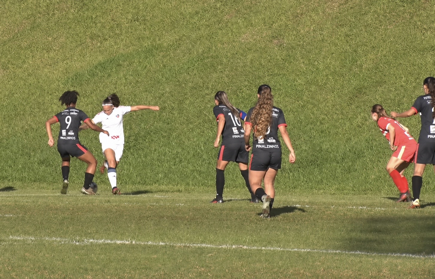 Pinhalzinho perde para o Inter no Brasileiro Feminino