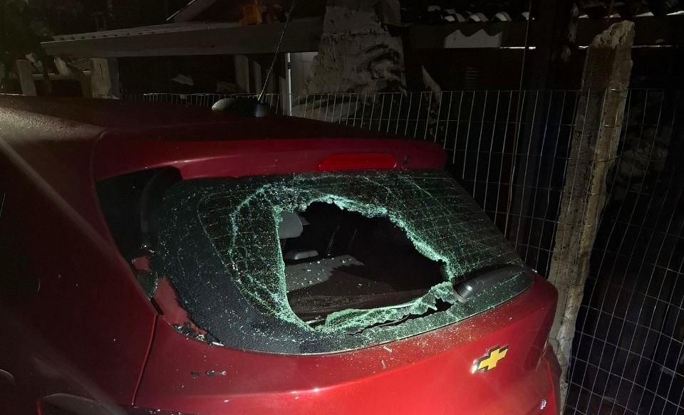 Dono tem Onix danificado enquanto dormia