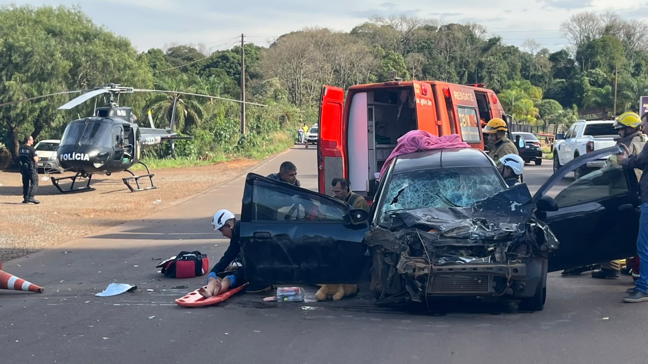 Colisão entre caminhão e carro deixa mulher gravemente ferida no Norte gaúcho