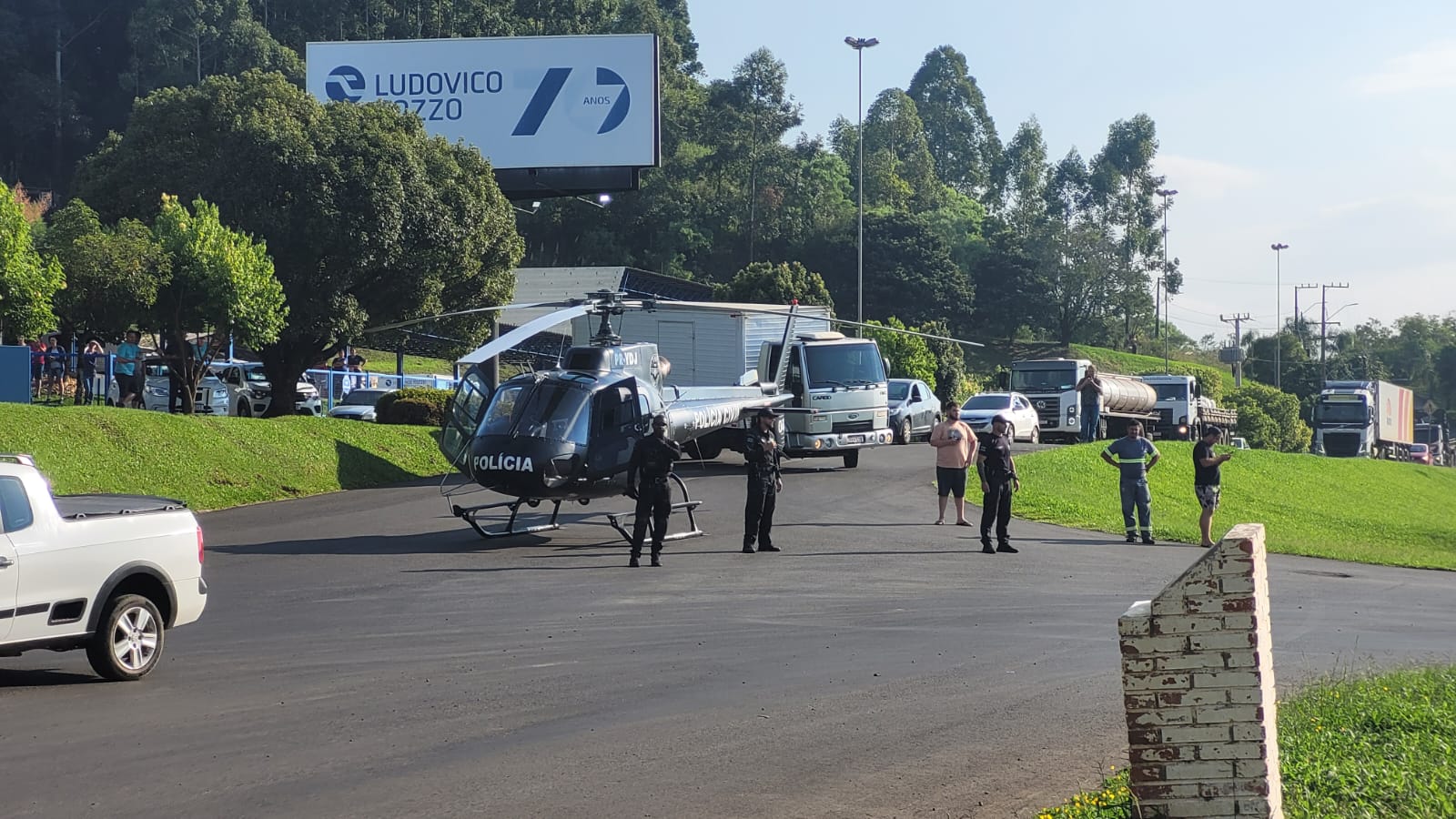 Vítima com grave lesão na cabeça é socorrida após colisão na BR-282 em Cordilheira Alta