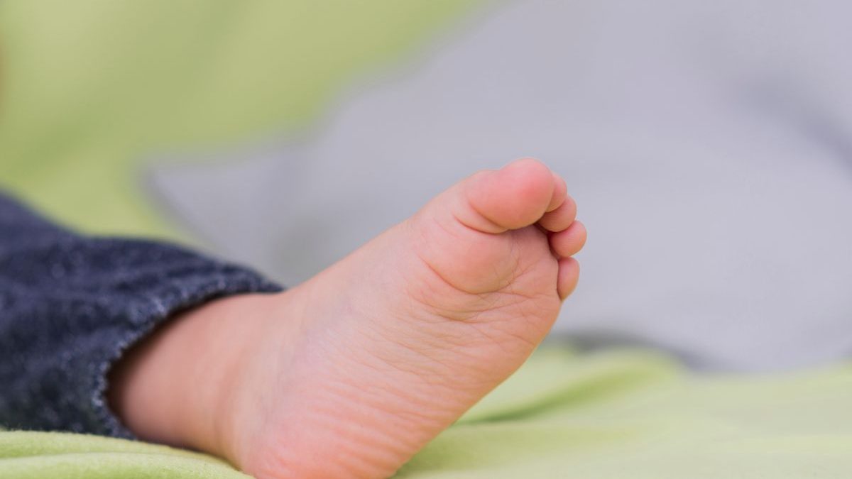 Bebê de 9 meses morre com suspeita de meningite bacteriana