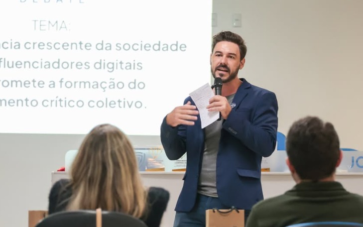 Palestra em Pinhalzinho aborda estratégias para ampliar vendas e fidelizar clientes