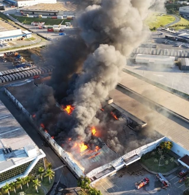 Fábrica da Colcci destruída por incêndio gera 1.500 empregos