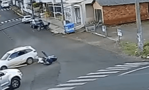 Câmera de segurança mostra batida em Palmitos