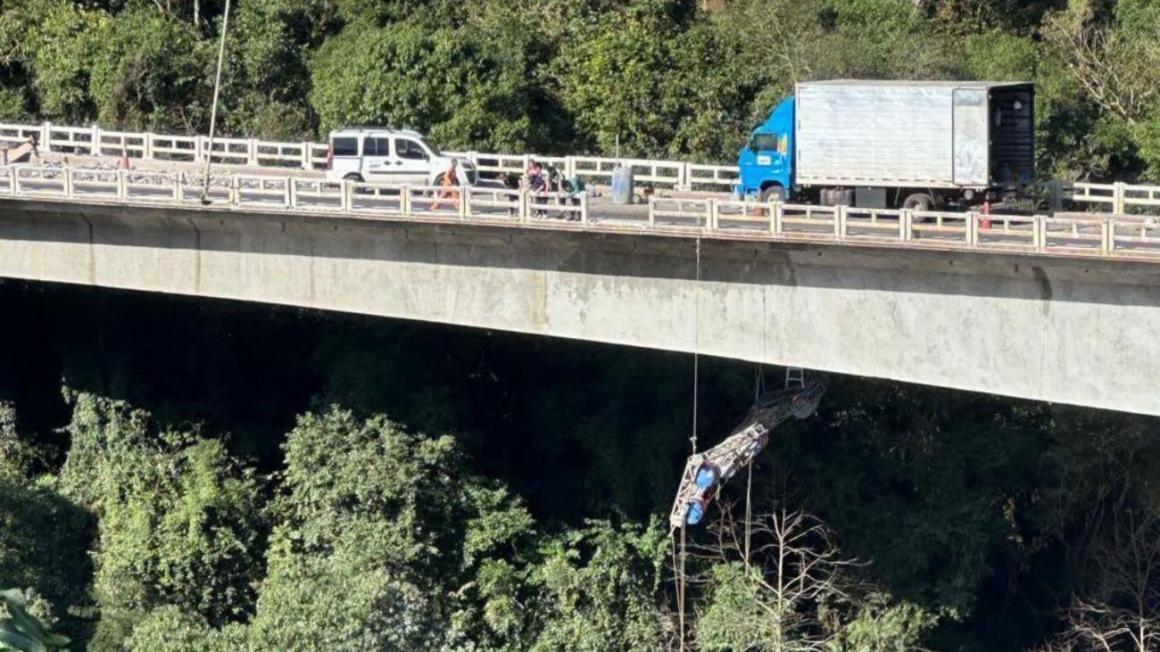 Operário fica inconsciente após queda de 15 metros durante obras