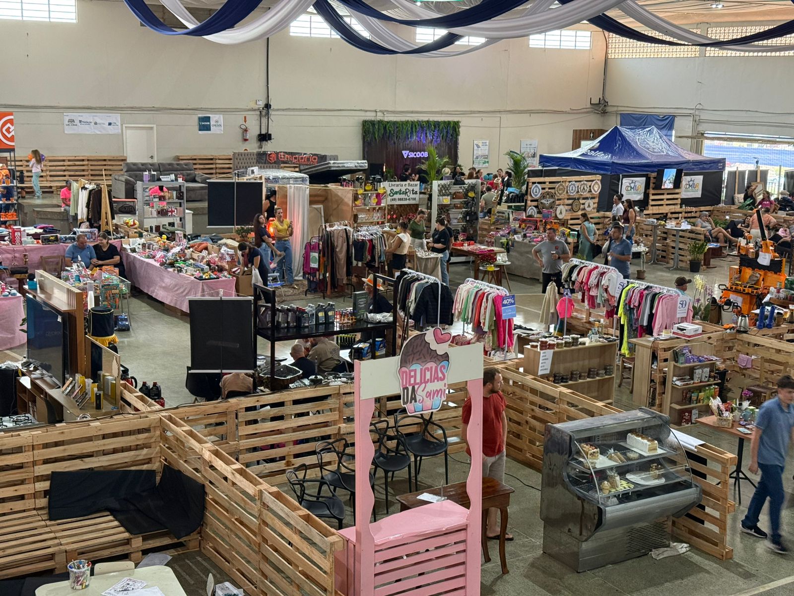 Feira Municipal de Águas Frias encerra com sucesso reunindo mais de 30 expositores 