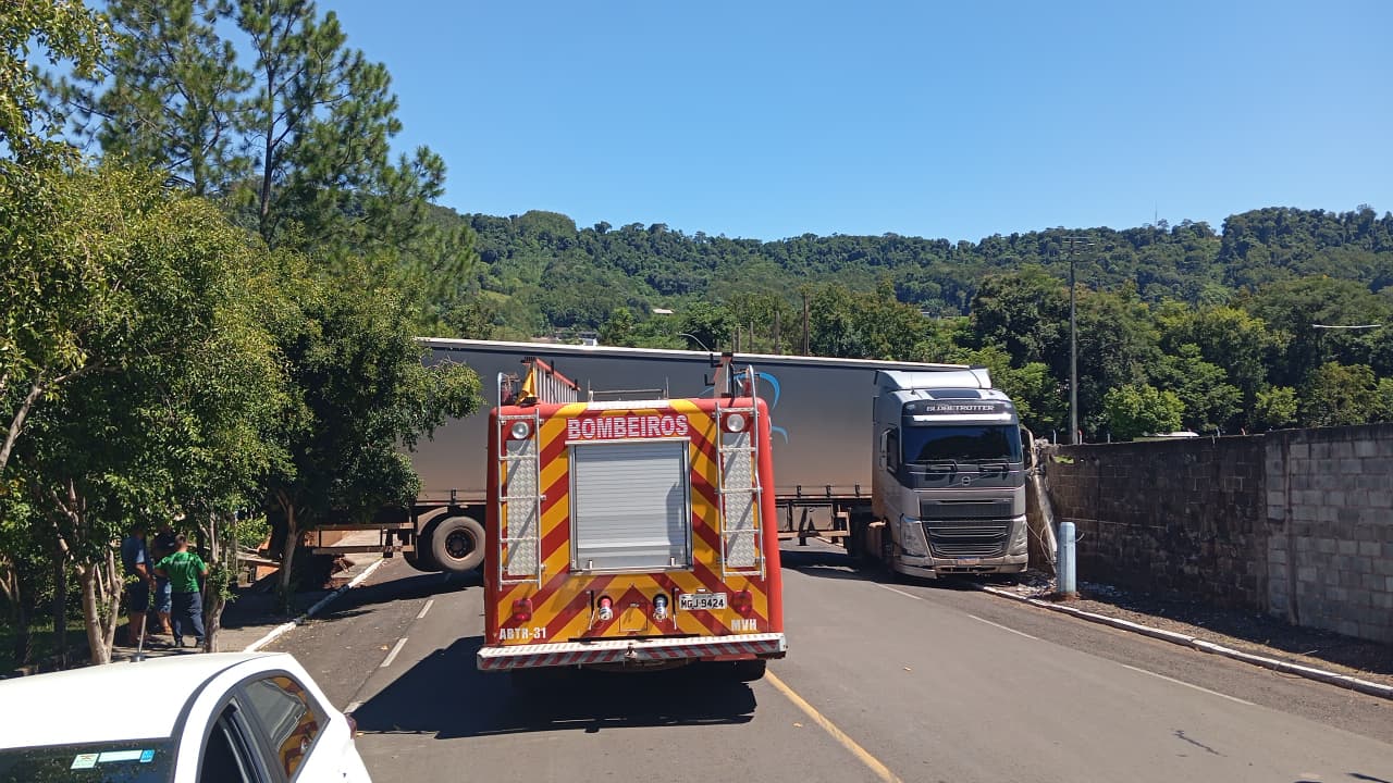 Caminhoneiro encontrado 'morto', retorna à vida no Oeste