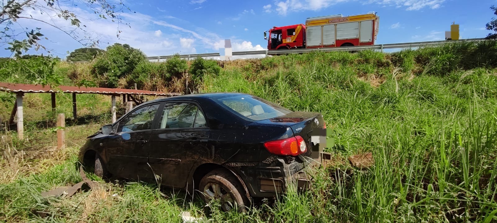 Saída de pista na BR-282 deixa duas pessoas envolvidas em acidente em Saudades